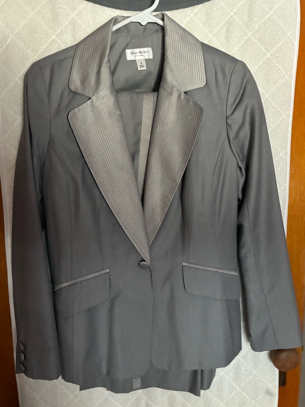 Isaac Mizrahi Gray Women's Single-Button Satin-effect Tuxedo Suit